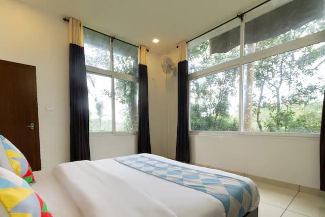 Letstay Vythiri Hill Palace Kamer foto