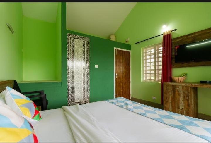 Letstay Vythiri Hill Palace Buitenkant foto