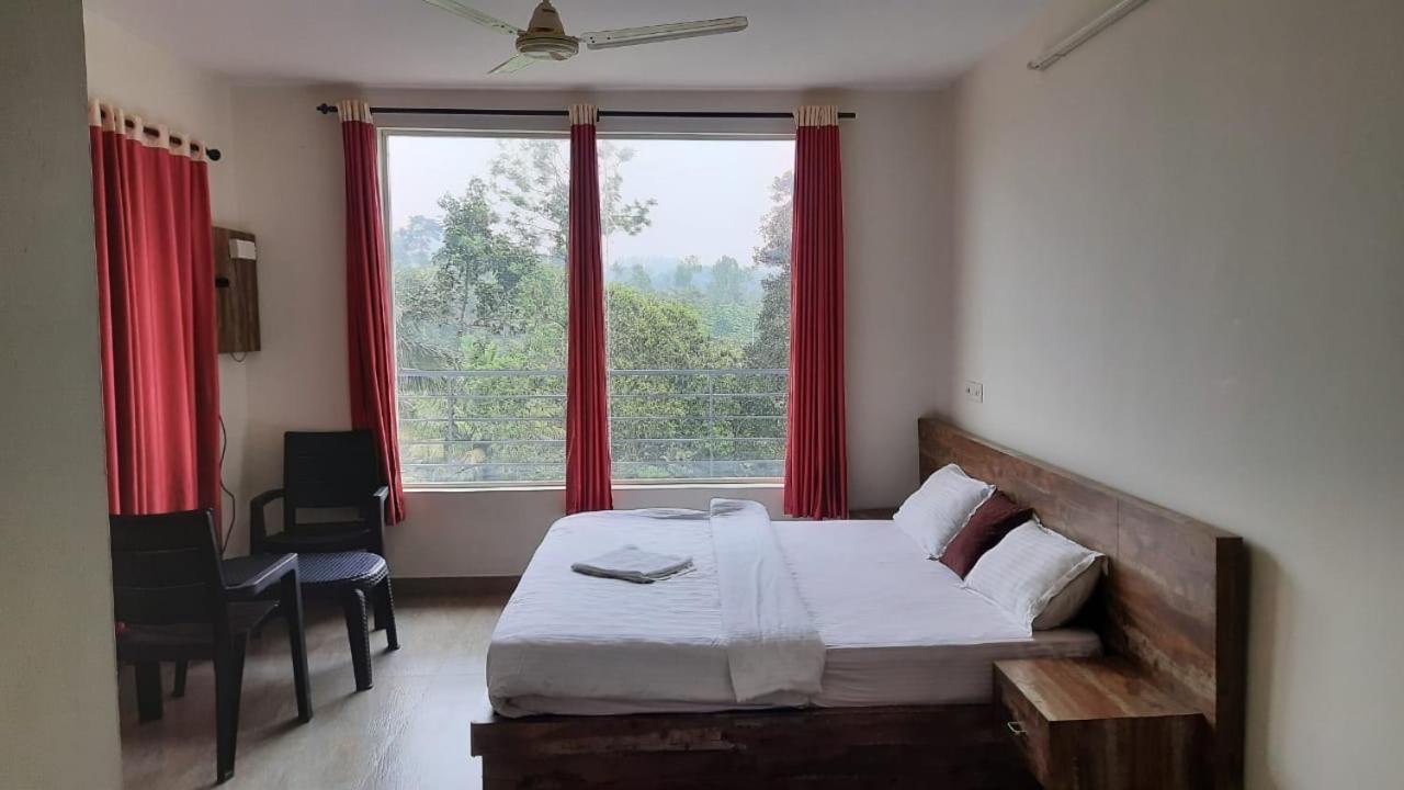 Letstay Vythiri Hill Palace Buitenkant foto