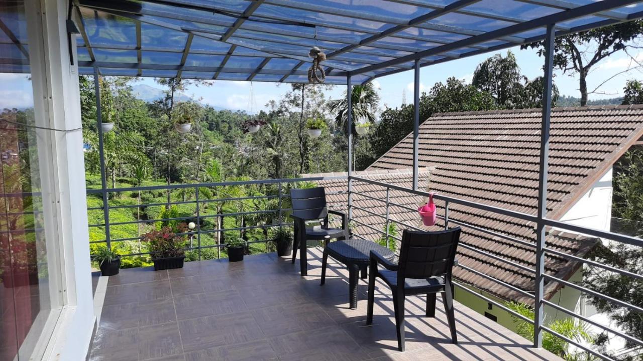 Letstay Vythiri Hill Palace Buitenkant foto