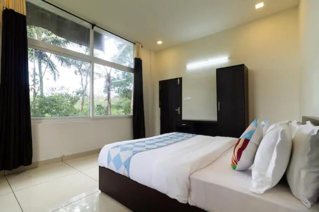 Letstay Vythiri Hill Palace Kamer foto
