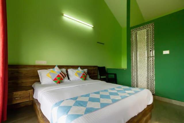 Letstay Vythiri Hill Palace Kamer foto