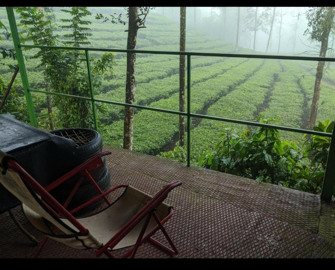 Letstay Vythiri Hill Palace Buitenkant foto